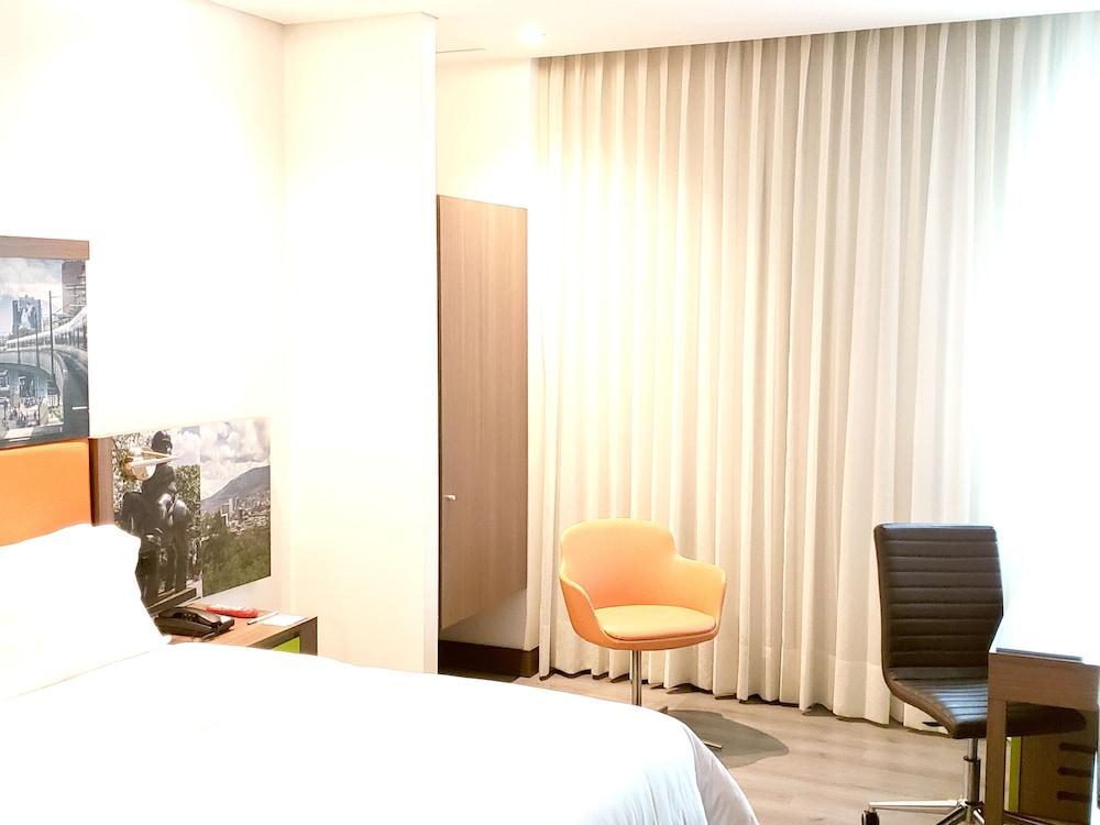 Hampton By Hilton Yopal Hotel Buitenkant foto