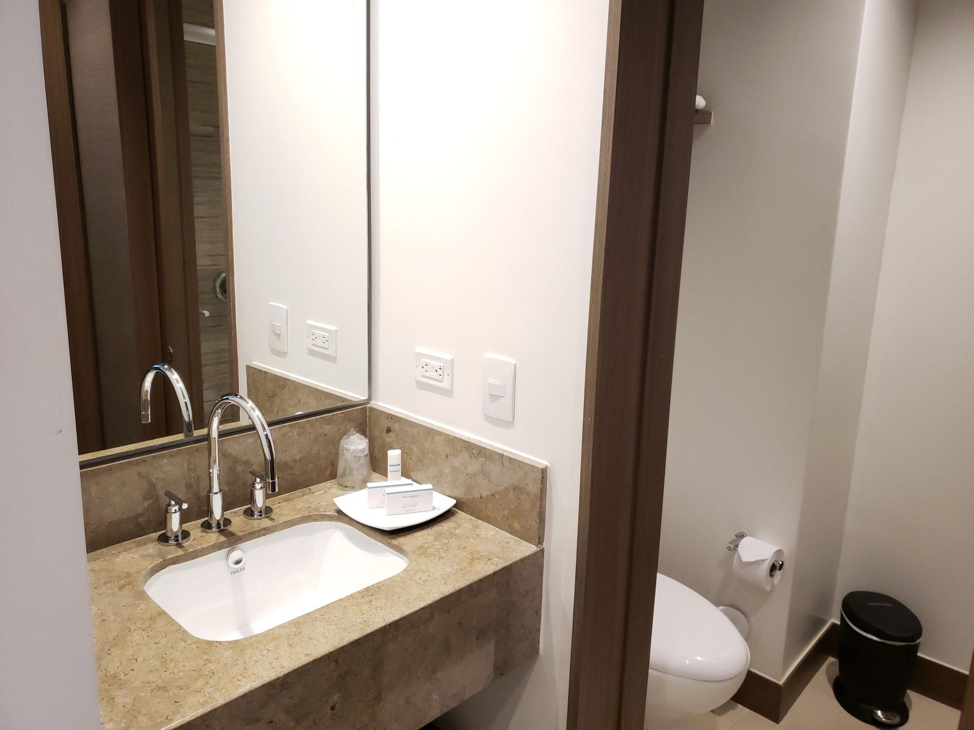 Hampton By Hilton Yopal Hotel Buitenkant foto