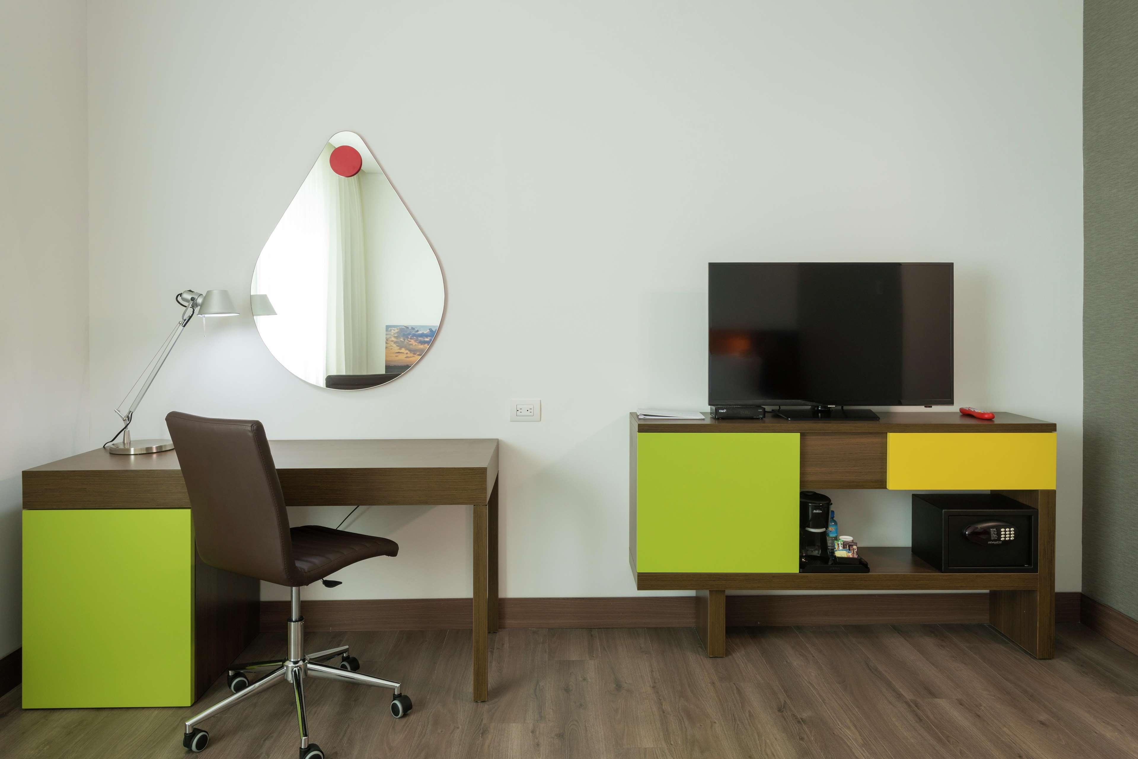 Hampton By Hilton Yopal Hotel Buitenkant foto