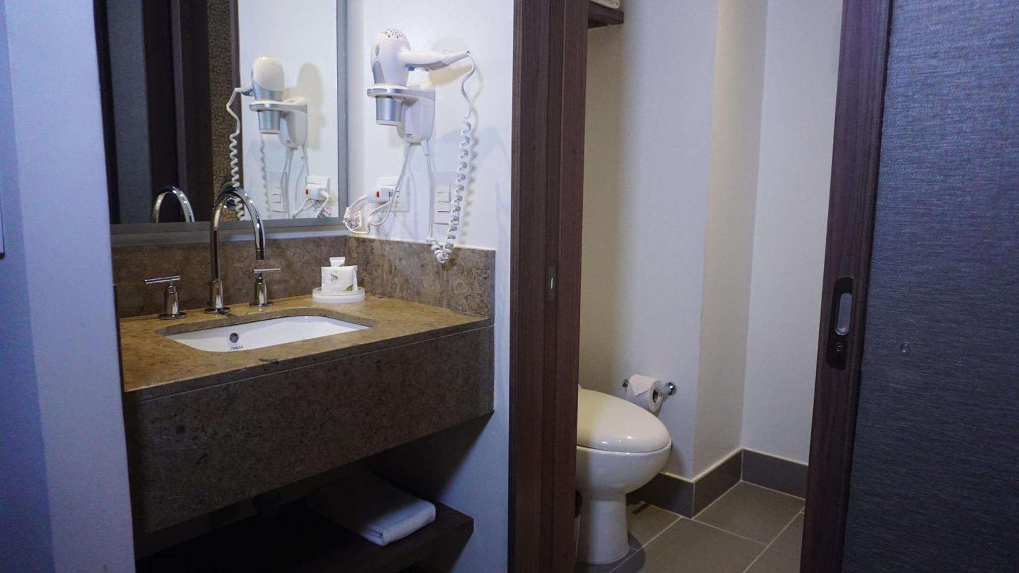 Hampton By Hilton Yopal Hotel Buitenkant foto