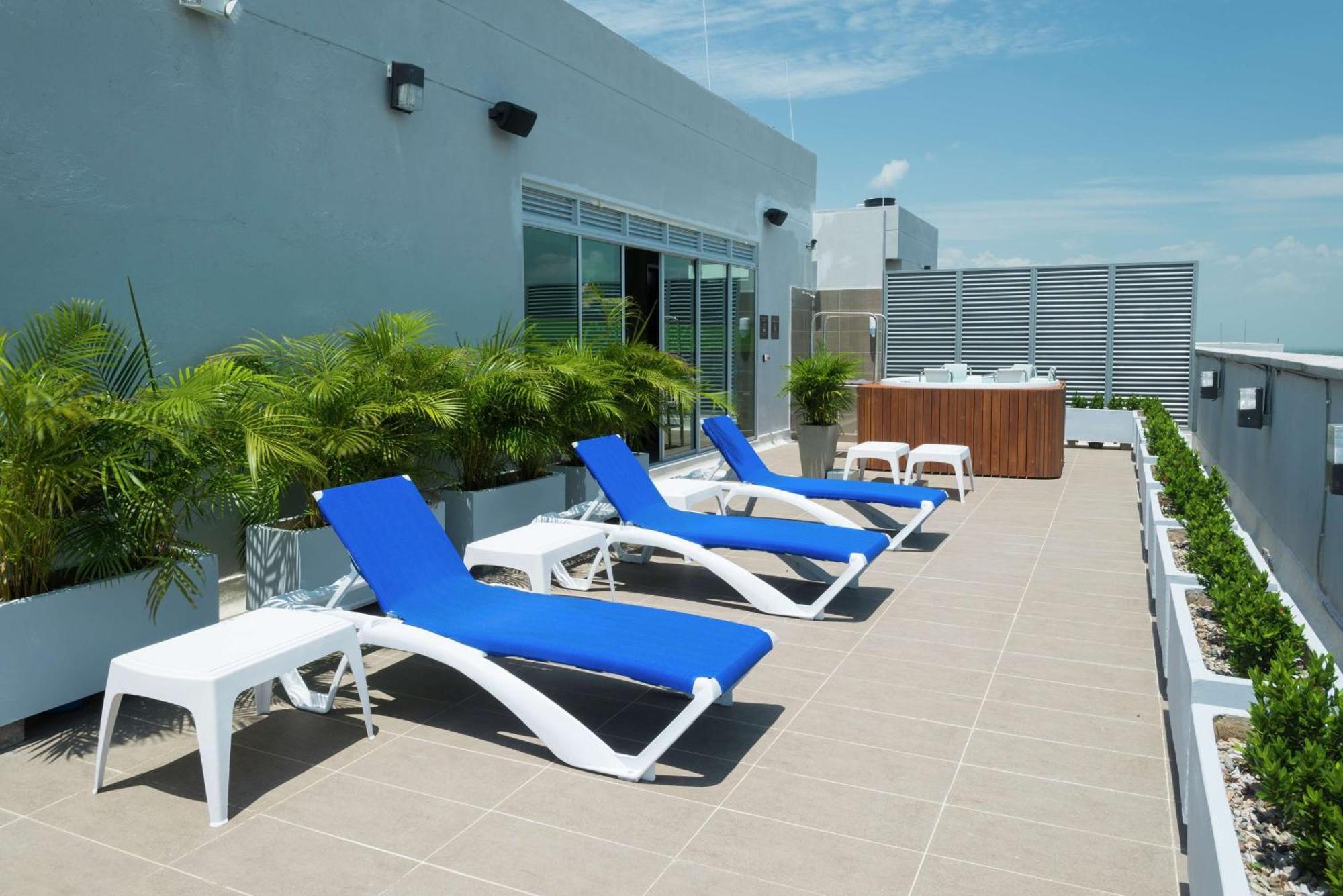 Hampton By Hilton Yopal Hotel Buitenkant foto
