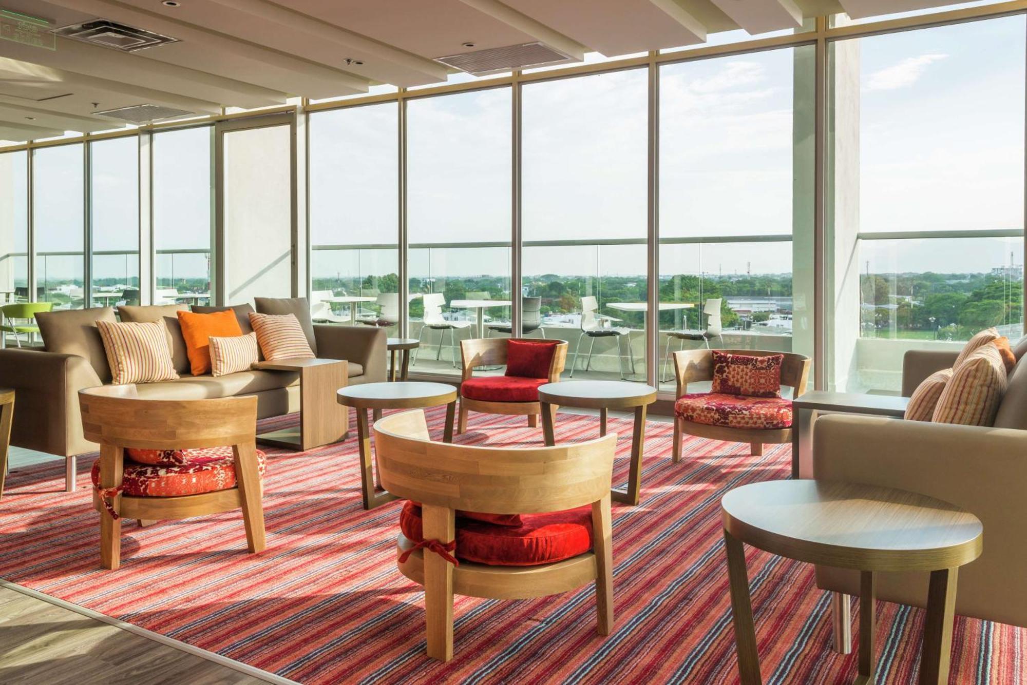 Hampton By Hilton Yopal Hotel Buitenkant foto