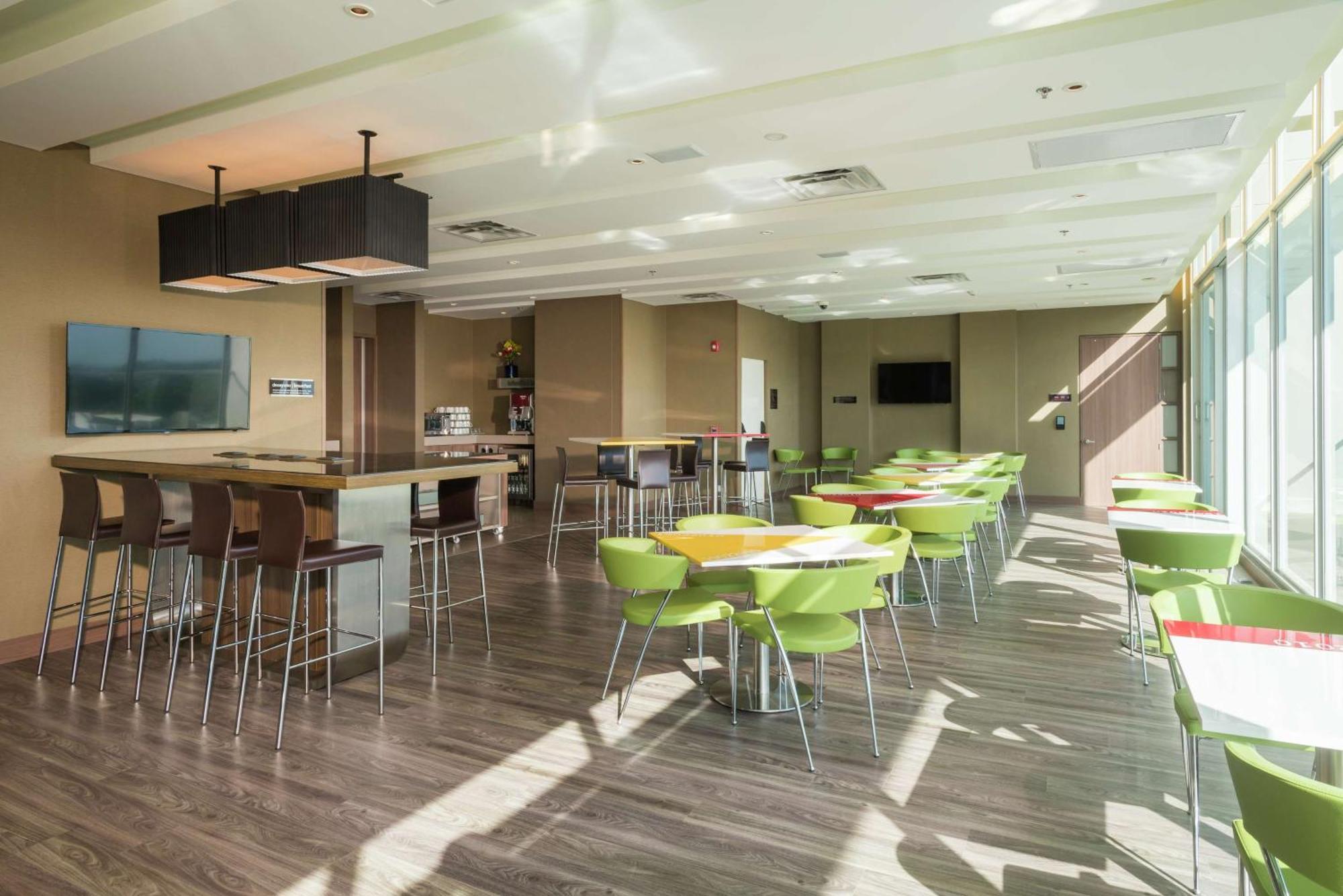 Hampton By Hilton Yopal Hotel Buitenkant foto
