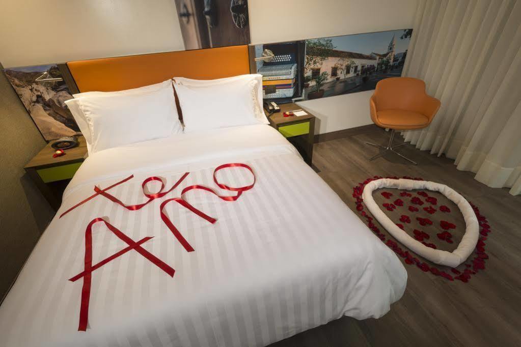 Hampton By Hilton Yopal Hotel Buitenkant foto