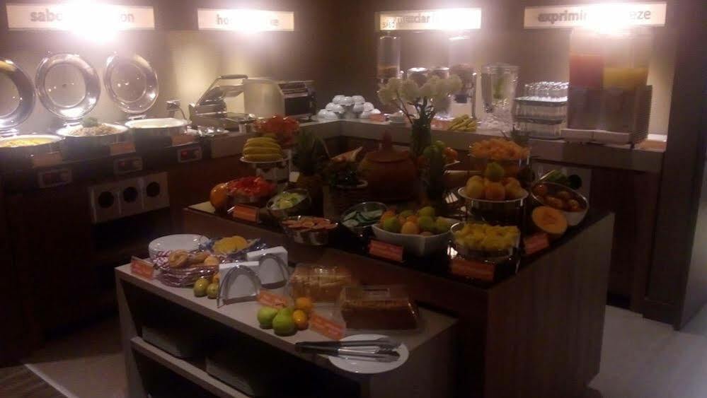 Hampton By Hilton Yopal Hotel Buitenkant foto